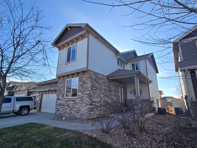 Building Photo - Spacious 4BR with Modern Upgrades and Comp...