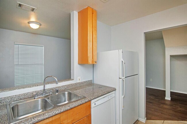 Building Photo - 7630 Anson Cir
