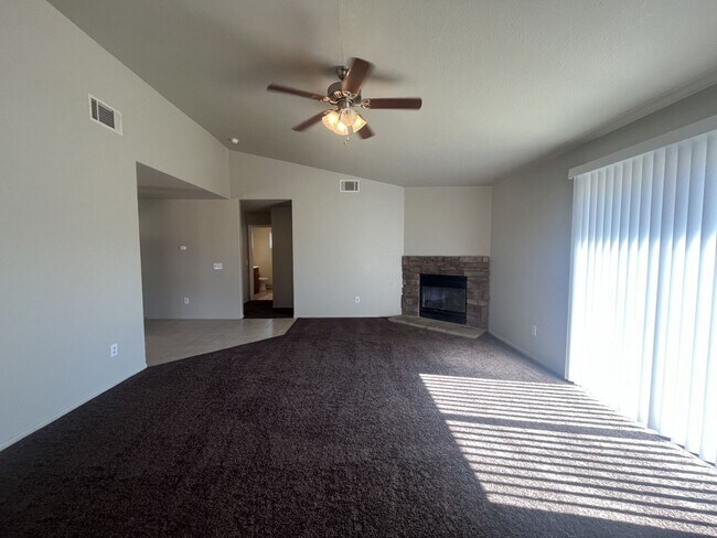 Foto del edificio - 8654 Poppy Blvd