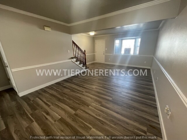 Foto del edificio - A must see! Charming townhome priced to rent