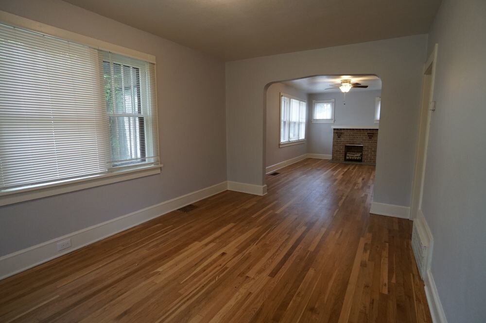 Lovely Brick Bungalow in Sought After Mayfair House Rental in Denver