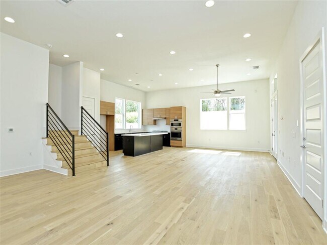 Building Photo - 5625 Toscana Ave