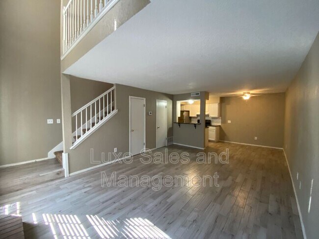 Foto del edificio - 3200 W Britton Rd