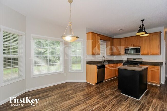 Foto del edificio - 27 Forest Point