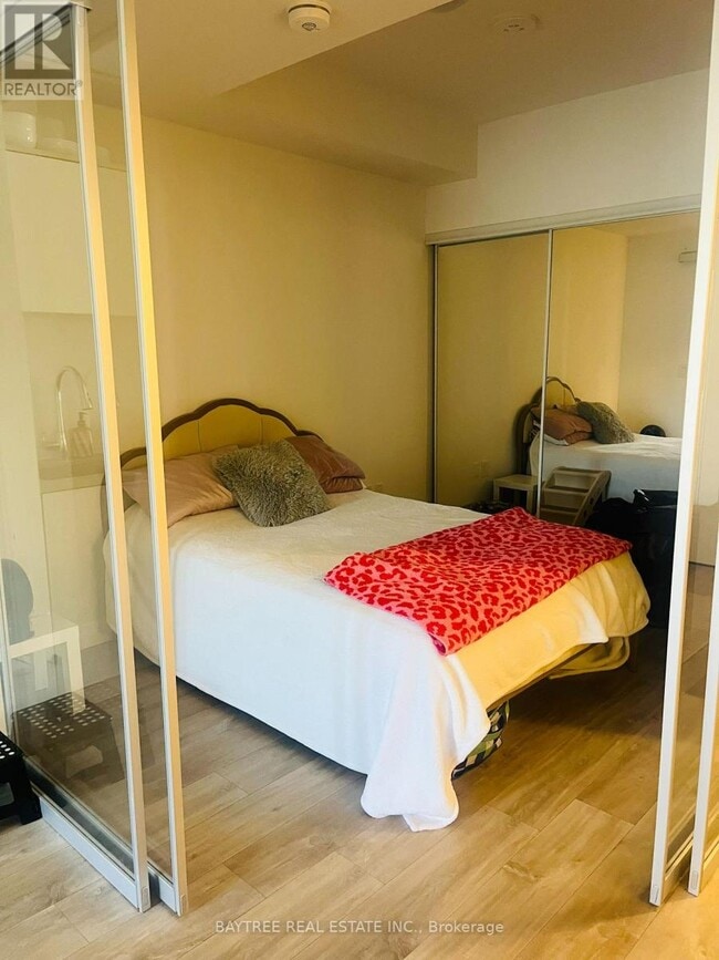 Building Photo - 121 Lower Sherbourne St