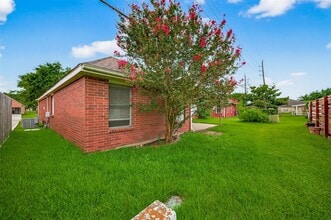 Building Photo - 914 W Peach Hollow Cir
