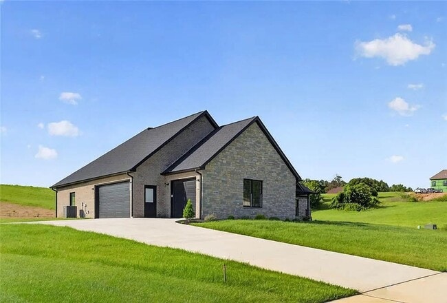 Building Photo - 1528 Brunston Dr