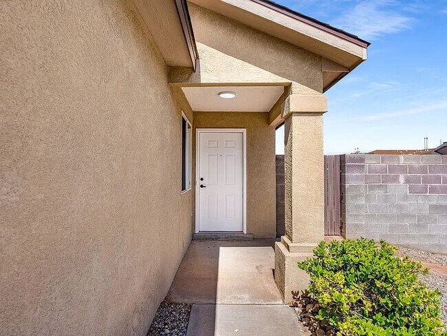 Building Photo - 10640 Rigoletto Dr NW