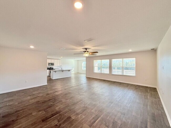 Building Photo - 5529 Guinevere Ln