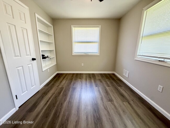 Building Photo - 5303 Hosta Ln