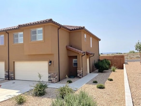 Building Photo - 3971 Bella Vista Dr