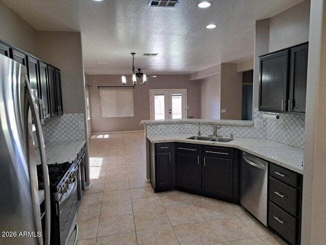 Building Photo - 2045 E Indian Wells Dr