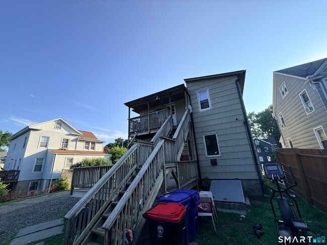 Building Photo - 26 Taylor Ave