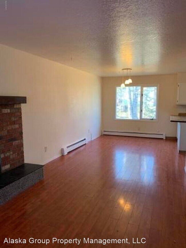 Building Photo - 3504 Wyoming Dr
