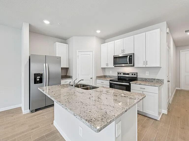 Foto principal - 458 Salisbury Cir