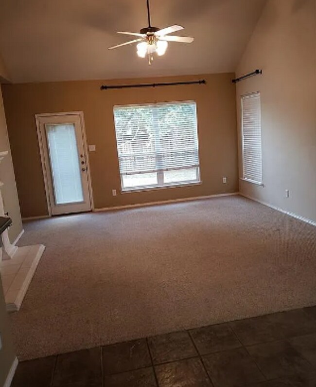 Building Photo - 9840 Meadow Rue Dr
