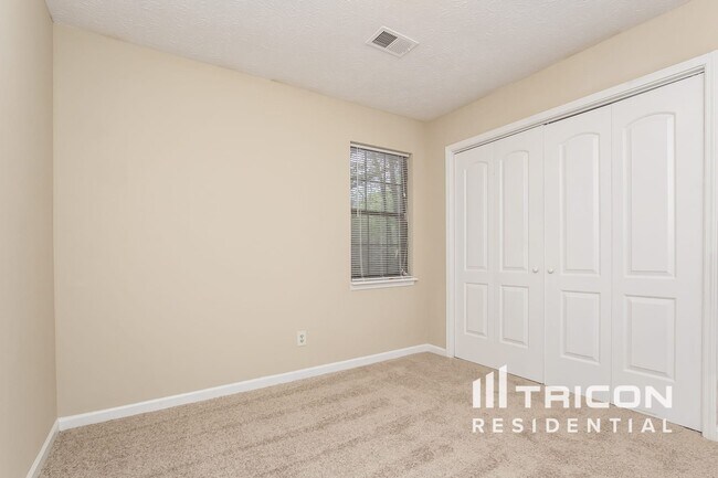 Foto del edificio - 3379 Mansfield Ln