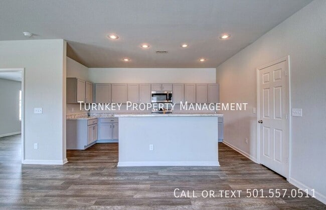 Building Photo - 10500 Darla Ln