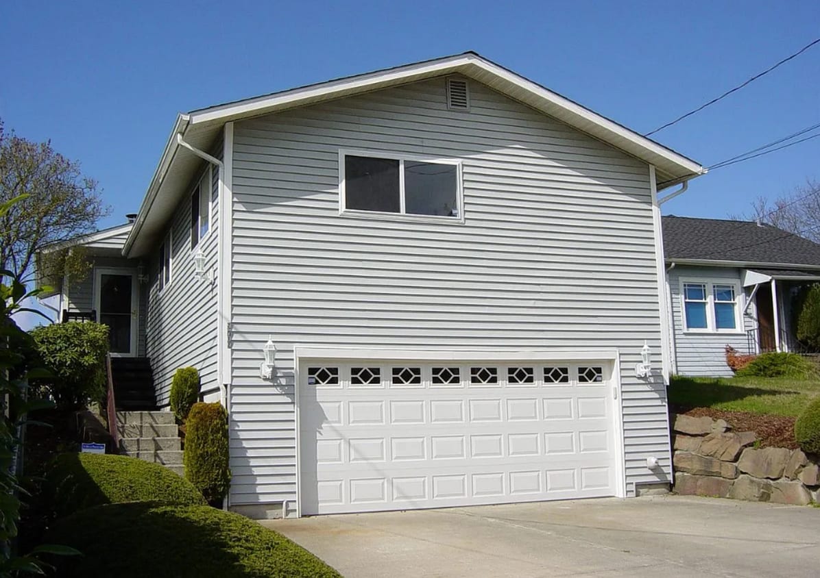 Primary Photo - Remodeled 3BR Home Near DT Seattle – A/C, ...