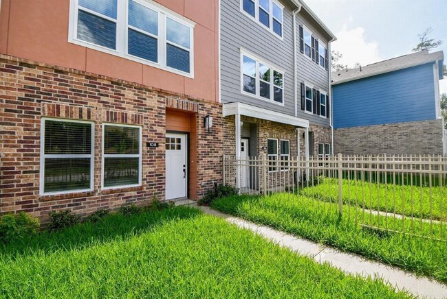 Foto del edificio - 5262 Ella Blvd