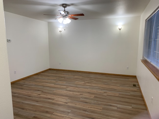 Foto del edificio - 481 E Mulchatna Dr