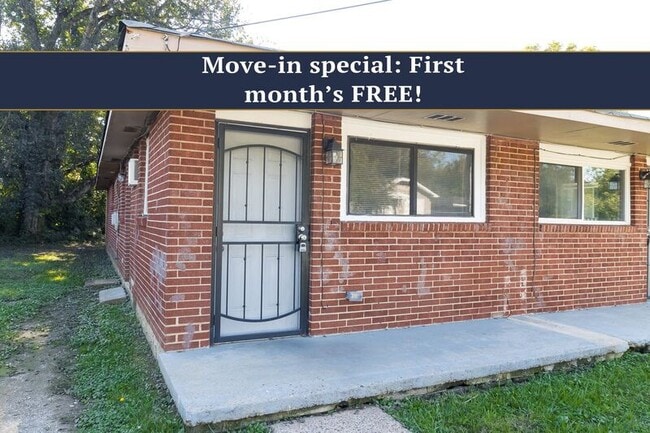 Building Photo - 1008 N Hawthorne St