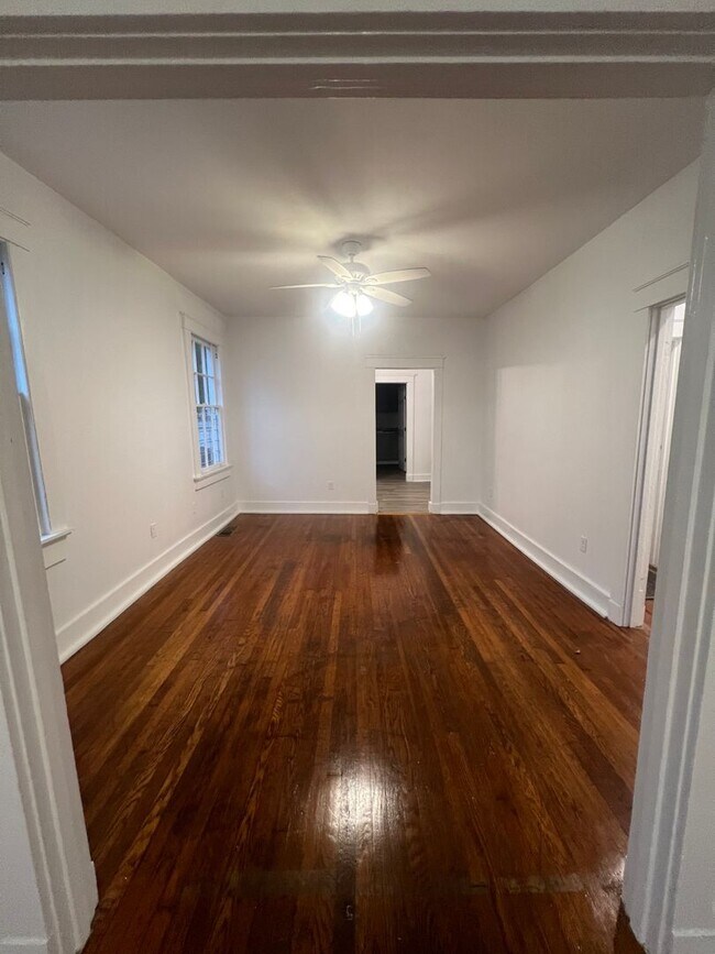Foto del edificio - 2207-2207 Broadway St