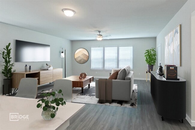 Building Photo - 341 Huisache St