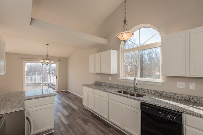 Building Photo - 2517 Silver Lake Estates Dr