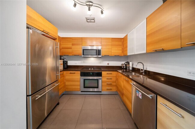 Building Photo - 3301 NE 1st Ave