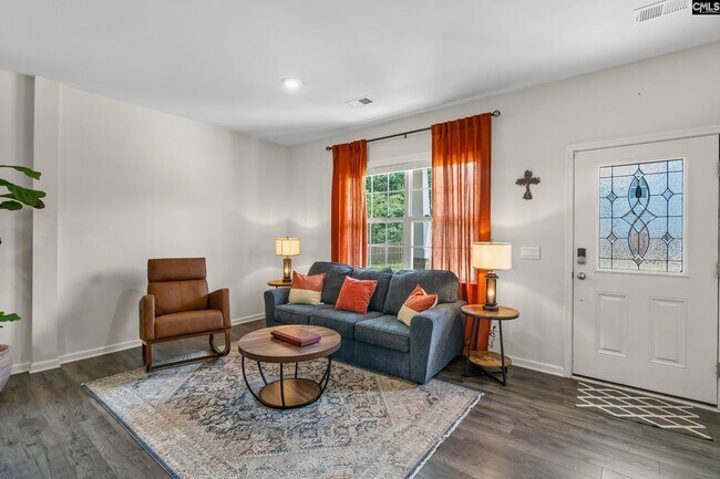 Foto del edificio - 810 Marigold Ln