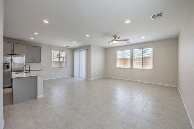 Foto del edificio - Modern Home in a Prime Cul-de-Sac Location...