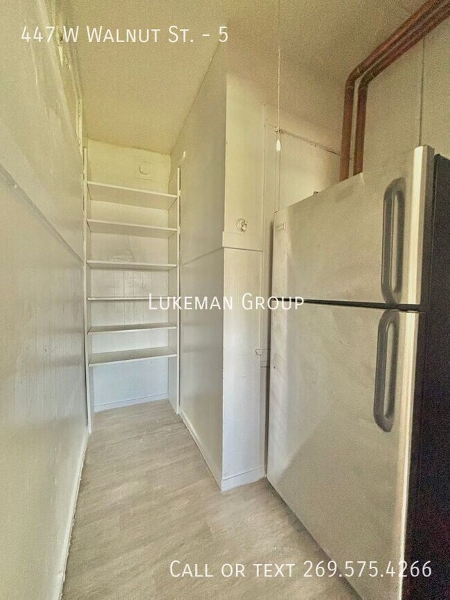 Foto del edificio - 447 W Walnut St