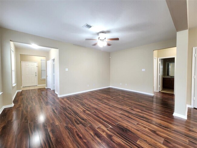 Building Photo - 7539 Legacy Pines Dr