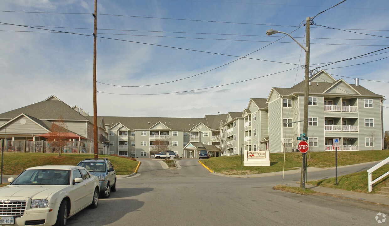 Foto principal - McCray Court Senior Living