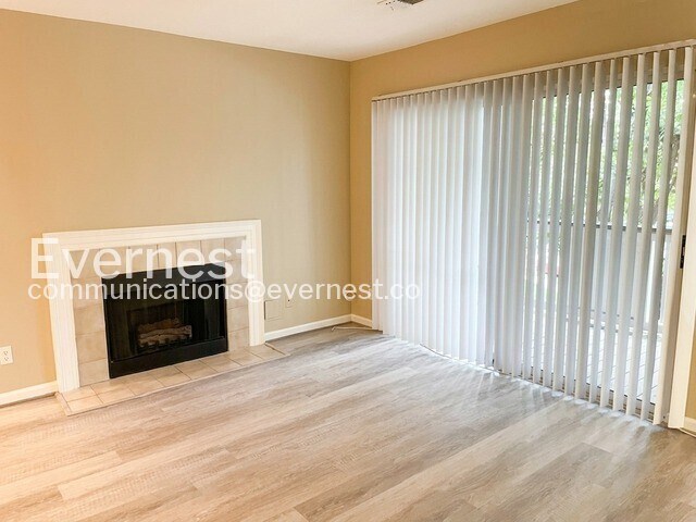 Foto del edificio - 1-Bed/1-Bath Condo/Pet Friendly/Available Soon!