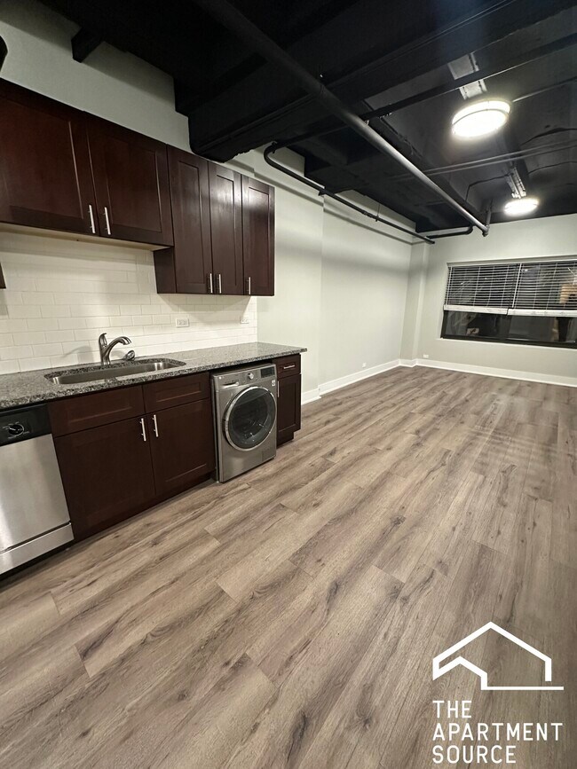 Building Photo - 725 Saint Johns Ave