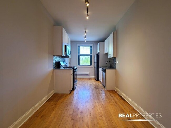 Building Photo - 0 bedroom in CHICAGO IL 60647