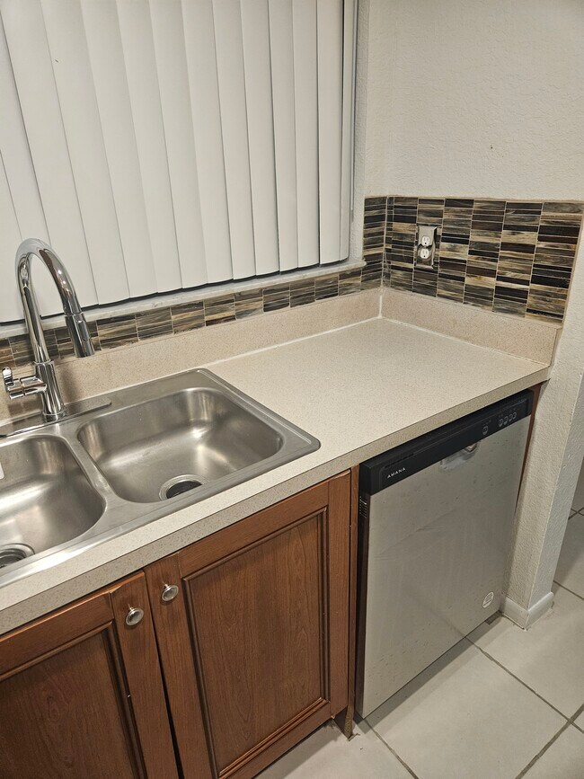 Foto del edificio - 2739 NW 131st St