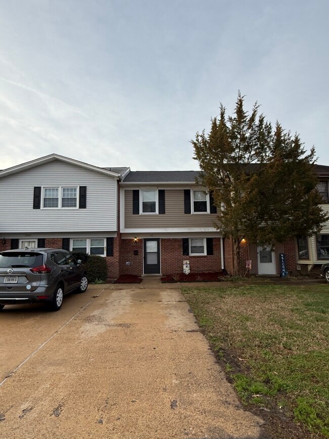 Building Photo - 5559 New Colony Dr