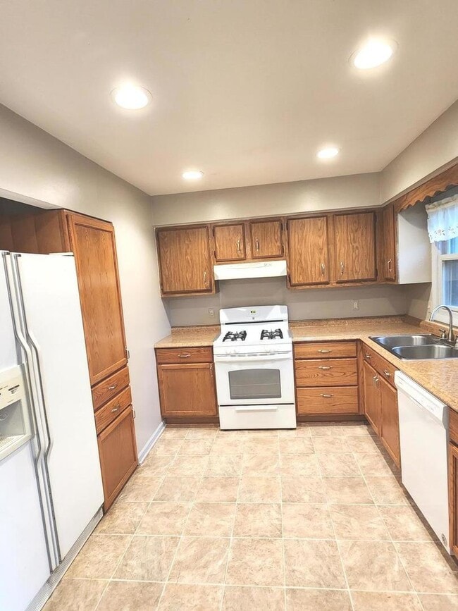 Foto del edificio - 5000 Willow Ln