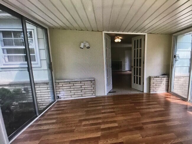 Foto del edificio - 1119 Crest Ln