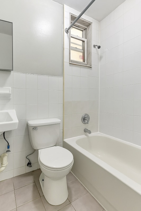 Building Photo - 1535 72nd St