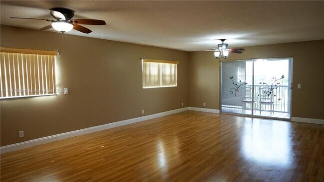 Foto del edificio - 12900 SW 7th Ct