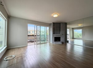 Building Photo - 85 Corwin St
