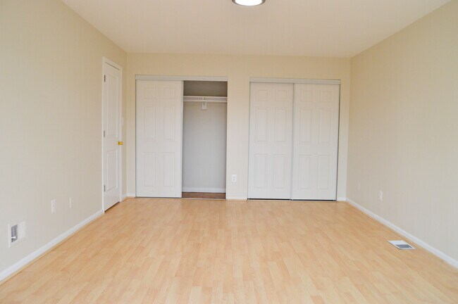 Building Photo - 8573 Seasons Way
