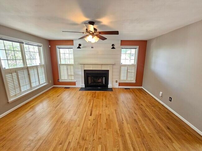 Building Photo - Huge Backyard on this Cute Bungalow