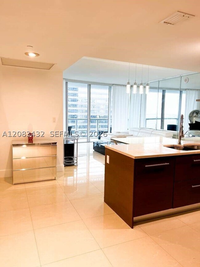 Foto del edificio - 495 Brickell Ave