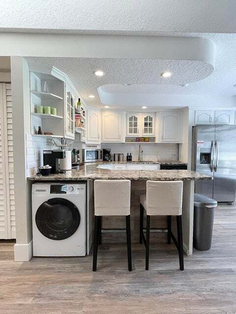 Foto del edificio - 13150 Doubletree Cir