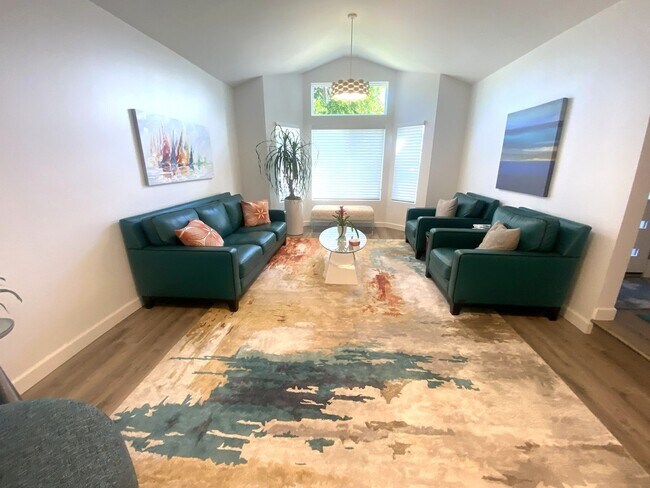 Foto del edificio - Beautiful Southwest Torrance Two-Story Home!